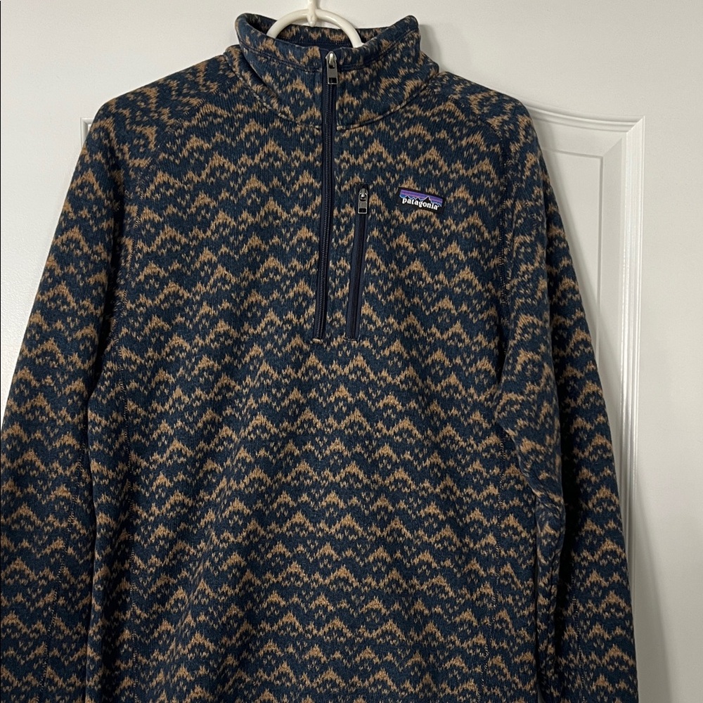 Patagonia Navy and Tan Patterned Half-Zip Fleece Pullover
